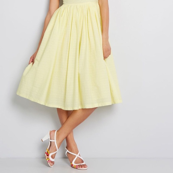 Modcloth Fabulous Fit & Flare Shirt Dress in buttercup daffodil yellow 🌼 - Picture 10 of 17